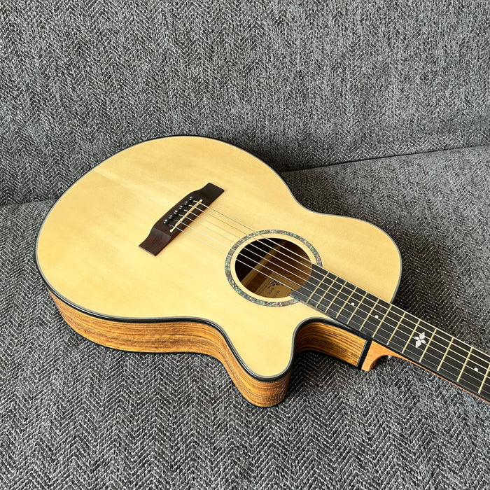 40 Inch Solid Spruce Top / Walnut Back & Sides Acoustic Guitar (CD801)