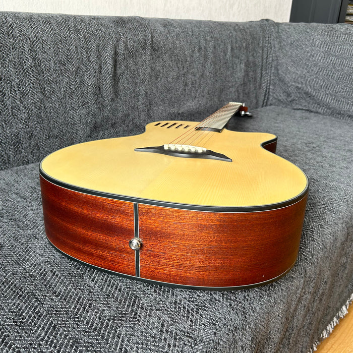 40 Inch Acoustic Guitar with Raindrop Sound Hole (Shanghai Music Show Sample LG-05)