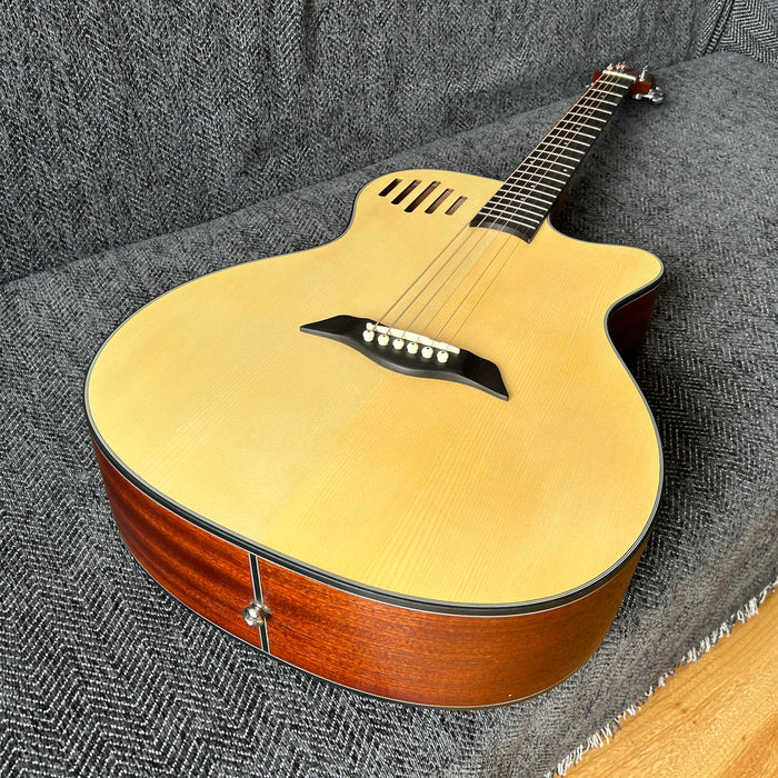 40 Inch Acoustic Guitar with Raindrop Sound Hole (Shanghai Music Show Sample LG-05)