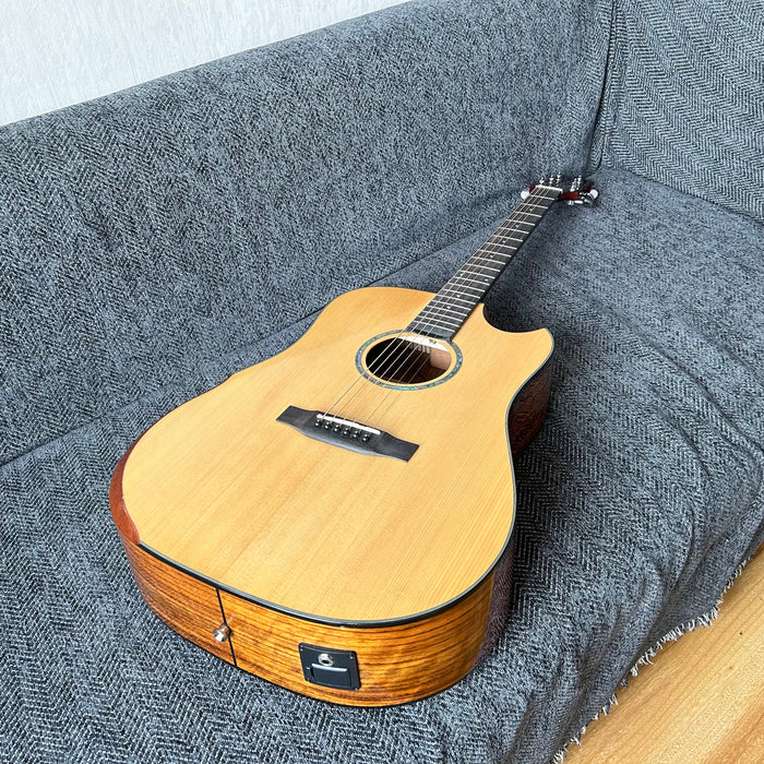 41 Inch Solid Spruce Top / Walnut Back & Sides Acoustic Guitar (QAG82S)