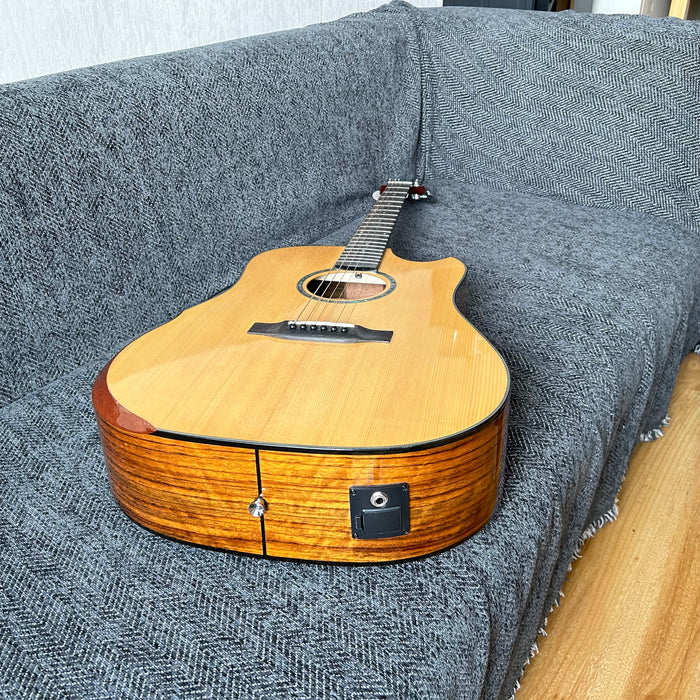 41 Inch Solid Spruce Top / Walnut Back & Sides Acoustic Guitar (QAG82S)