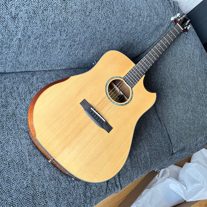 41 Inch Solid Spruce Top / Walnut Back & Sides Acoustic Guitar (QAG82S)