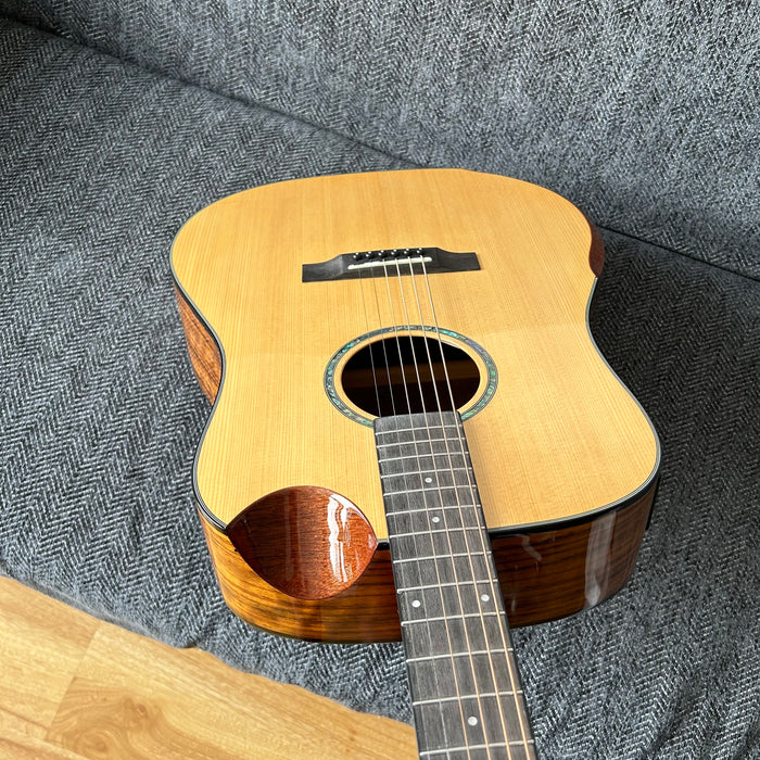 41 Inch Solid Spruce Top / Walnut Back & Sides Acoustic Guitar (QAG82S)